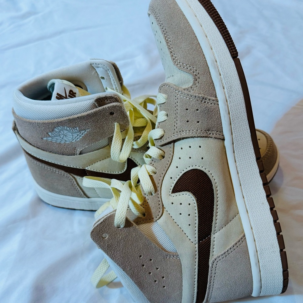 Used Nike Air Jordan High-Top Sneakers Beige